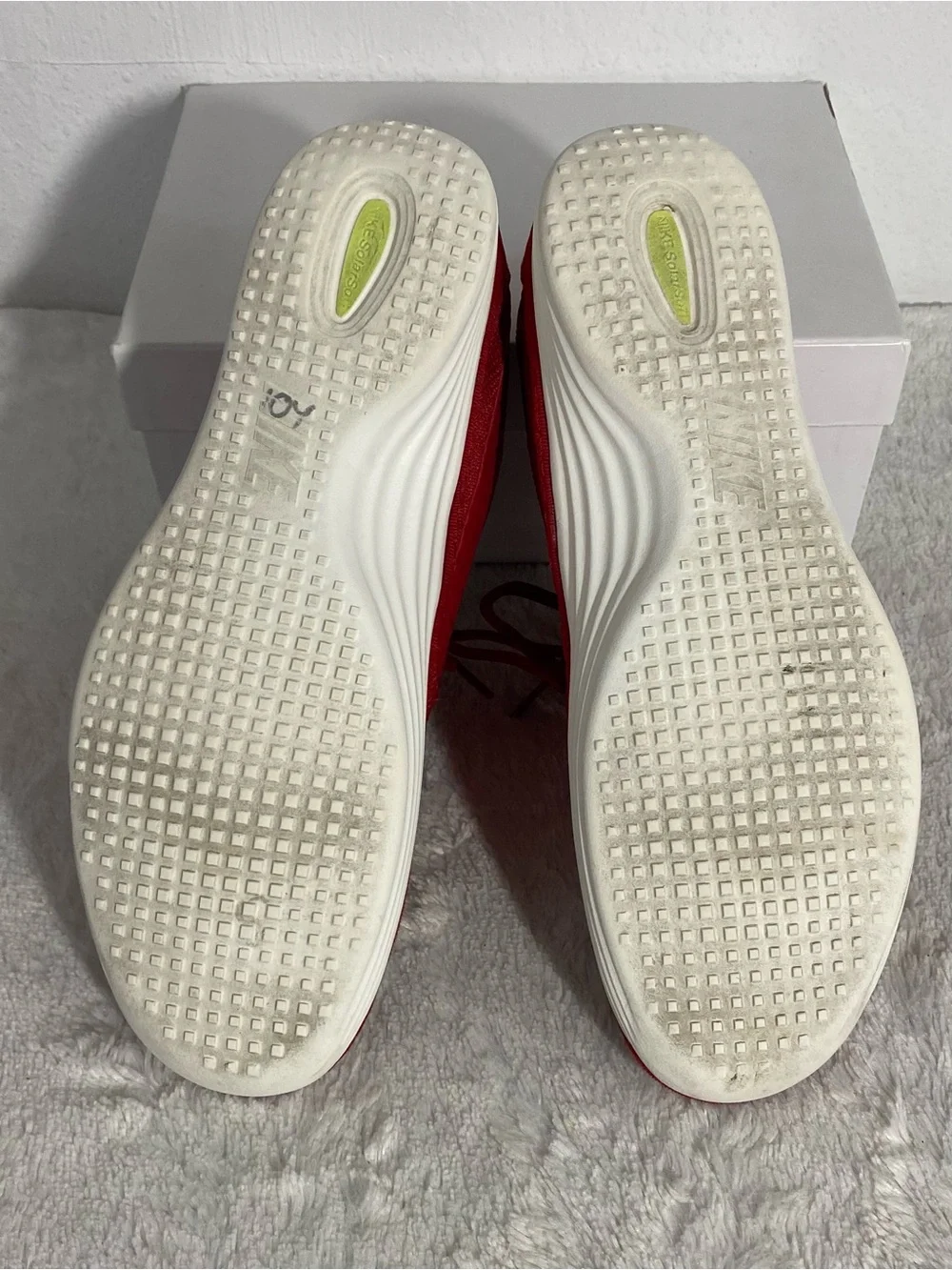 Nike Solarsoft Moccasin Sneakers Men’s Size 10 Red White